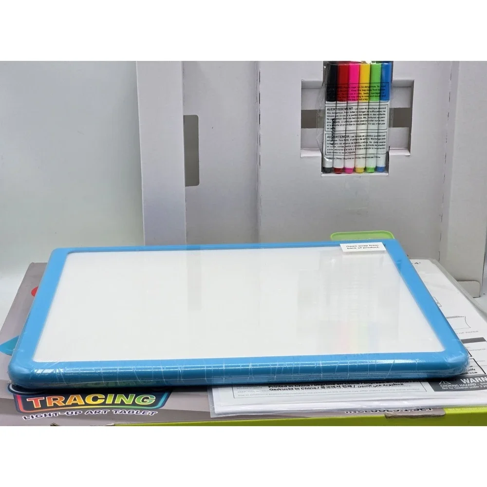 Discovery Glow Tracing Light Up Art Tablet‎ Ages 4+ Color Markers Included